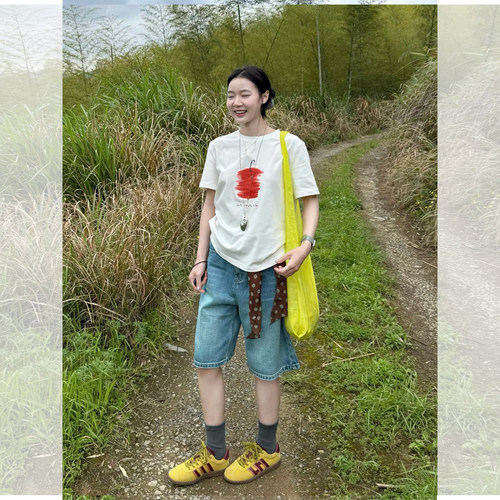 松弛感印花白T恤牛仔五分裤装女