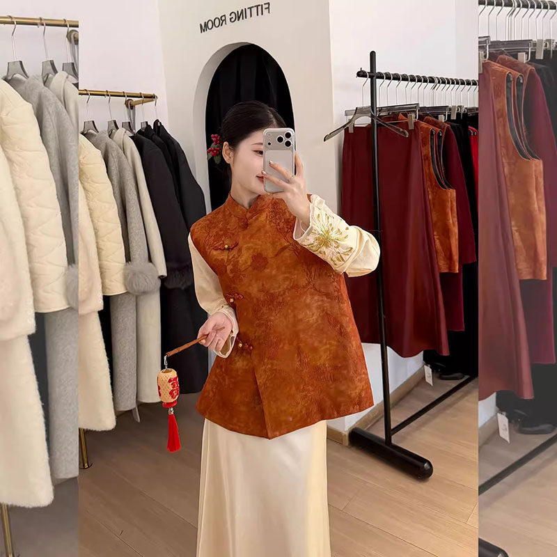 新中式国风绝美立领马甲外套女2026年早春高端刺绣拜年服盘扣背心,女装/女士精品,常规大码外套,淘宝优惠券,粉丝福利购,淘宝优惠卷