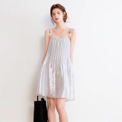 海岛串珠压褶背心连衣裙