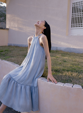 Te by frigidOrg 原创雾霾蓝挂脖绑带蝴蝶结人鱼光泽连衣裙女夏