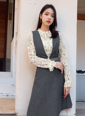 依恋品牌折扣温柔风复古假两件背带连衣裙春秋气质裙子RCOW88802B