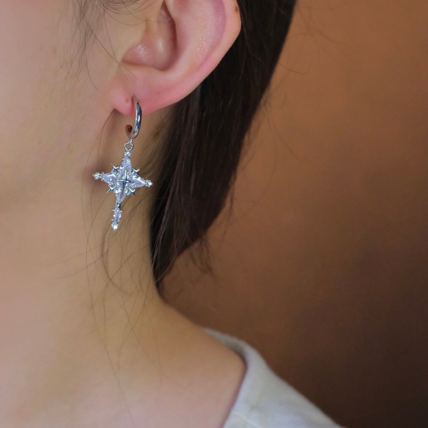 《圣斗士》甜酷轻奢高级感冷淡风满钻十字架星星耳钉耳饰耳环耳夹
