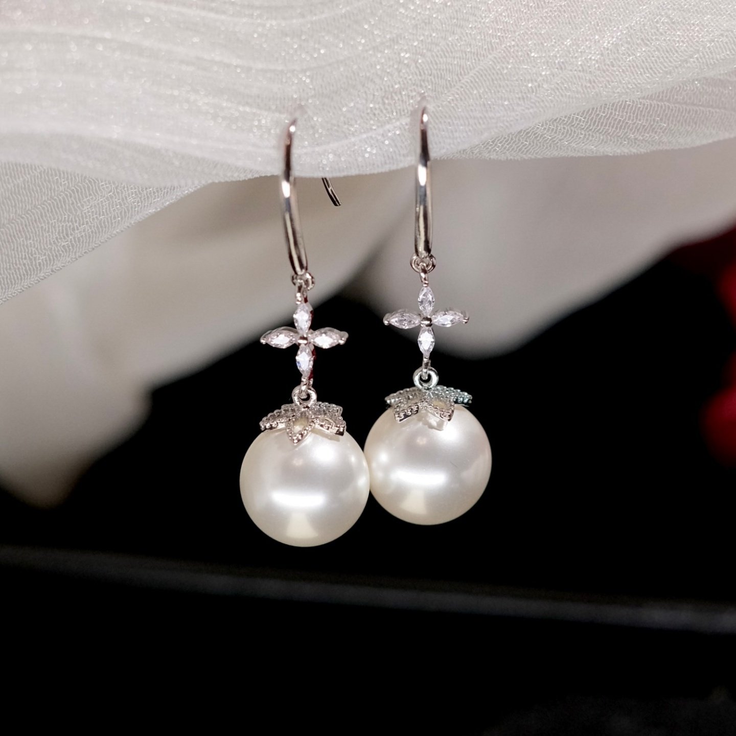 《银蕊明珠》精致宫廷风优雅施家澳白珍珠镶钻花朵耳环耳饰耳夹女,饰品/流行首饰/时尚饰品新,耳环,淘宝优惠券,粉丝福利购,淘宝优惠卷