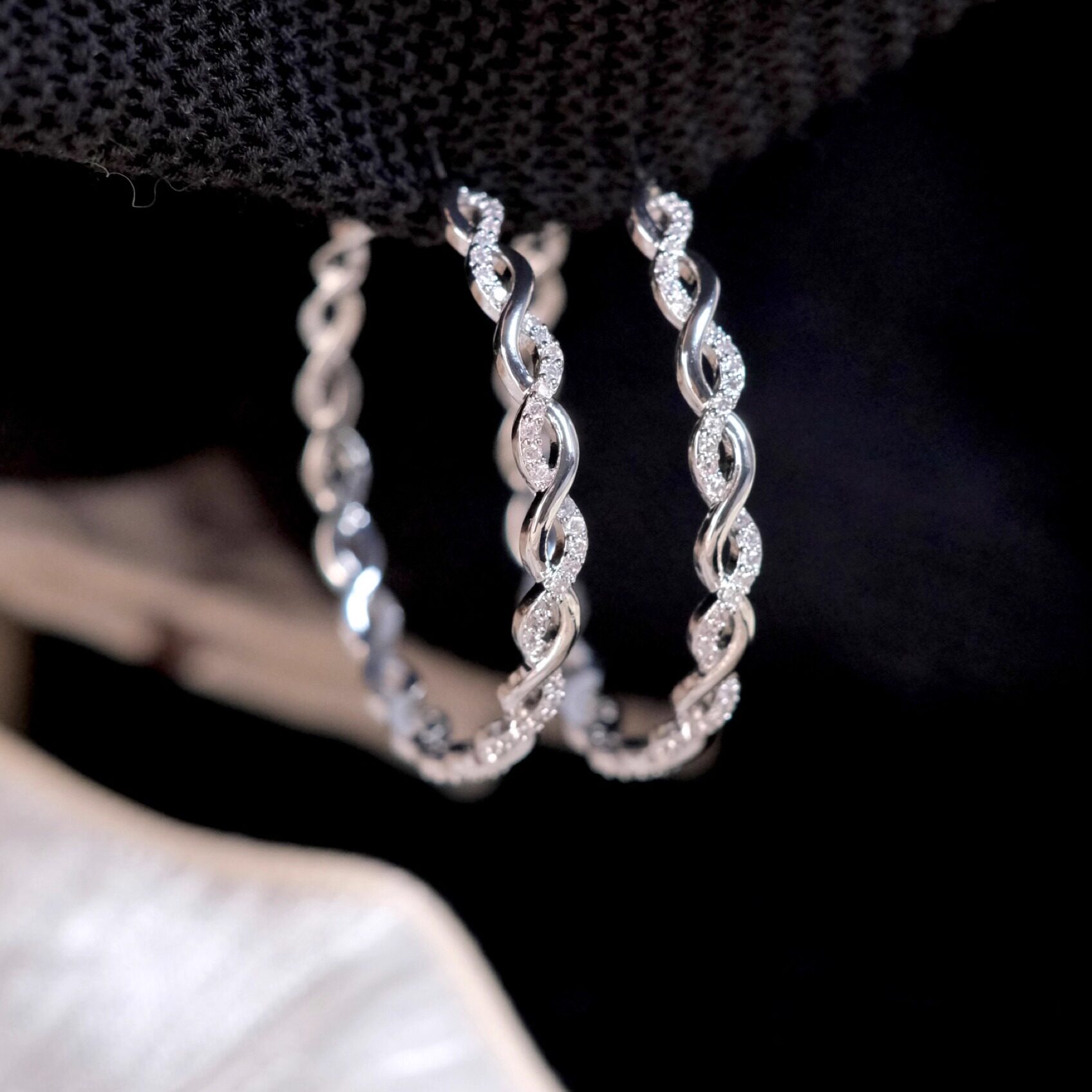 《交织的梦》复古法式精致轻奢银色缠绕锆石大圆圈耳环耳夹耳饰女