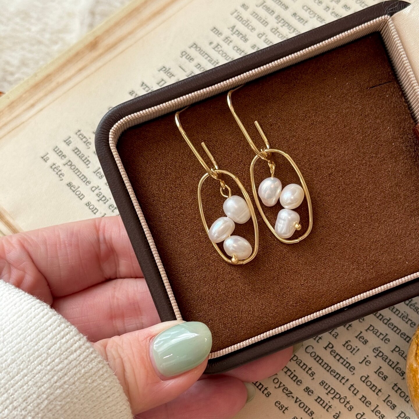 《云霞落珠》原创设计小众复古轻奢天然珍珠圆圈金色耳环耳钉耳饰