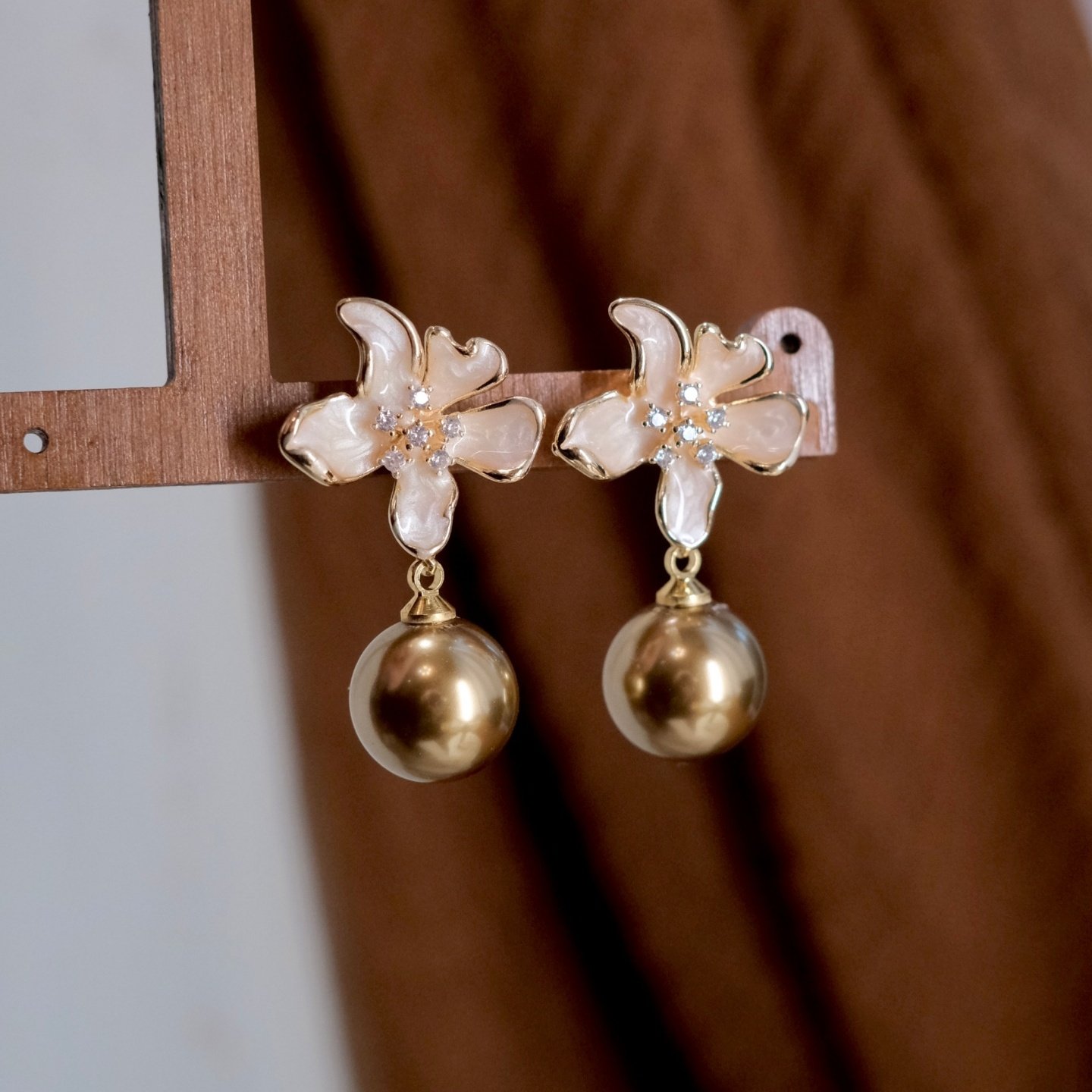 《枯山白兰》原创复古小众高级感美拉德秋冬珐琅花朵珍珠耳环耳饰