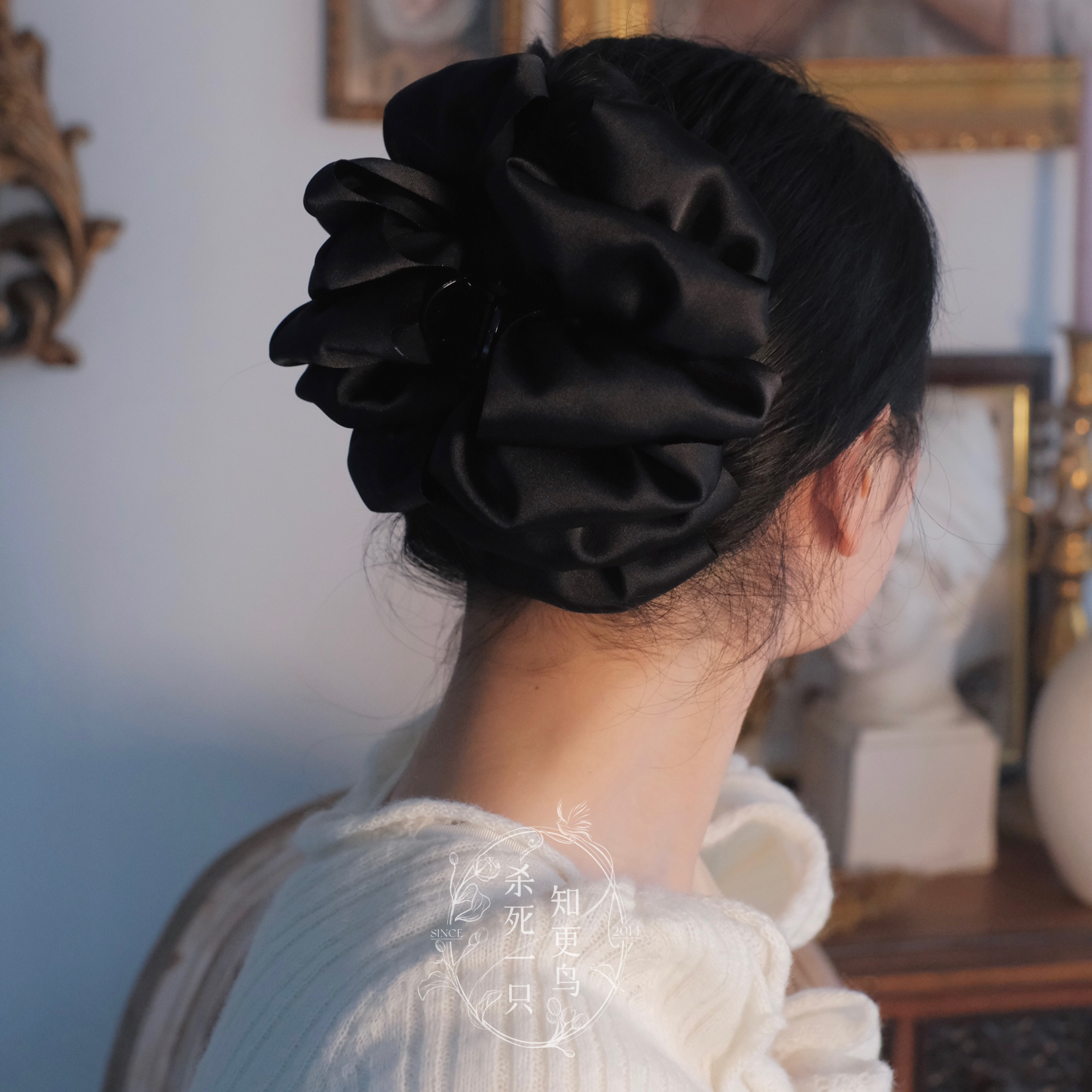 《美术馆日》法式气质简约多层缎面布艺抓夹大号鲨鱼夹发量少发夹