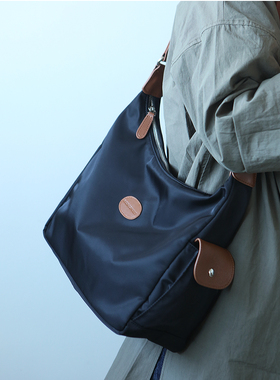 布谷森林女士新款尼龙布配牛皮单肩通勤大容量购物袋斜挎包B575