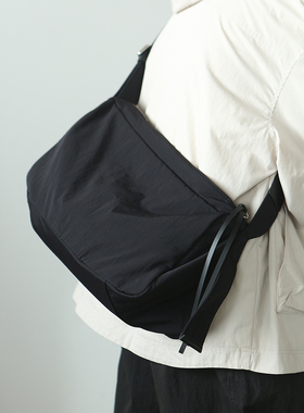 布谷森林女士新款斜挎运动包女尼龙布配牛皮轻便百搭单肩挎包B545