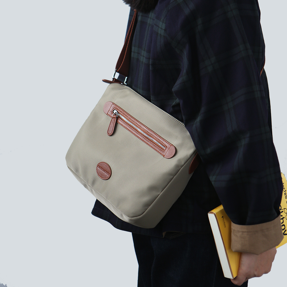 2024新款休闲单肩邮差包