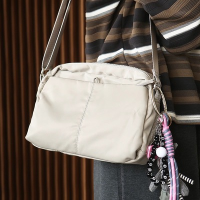 女式休闲单肩包简约尼龙布包