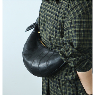 布谷森林女士牛角包真皮小众可颂包饺子包头层牛皮单肩斜挎包B558