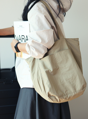 布谷森林女士新款日系休闲尼龙布包单肩包简约拉链托特包购物B535