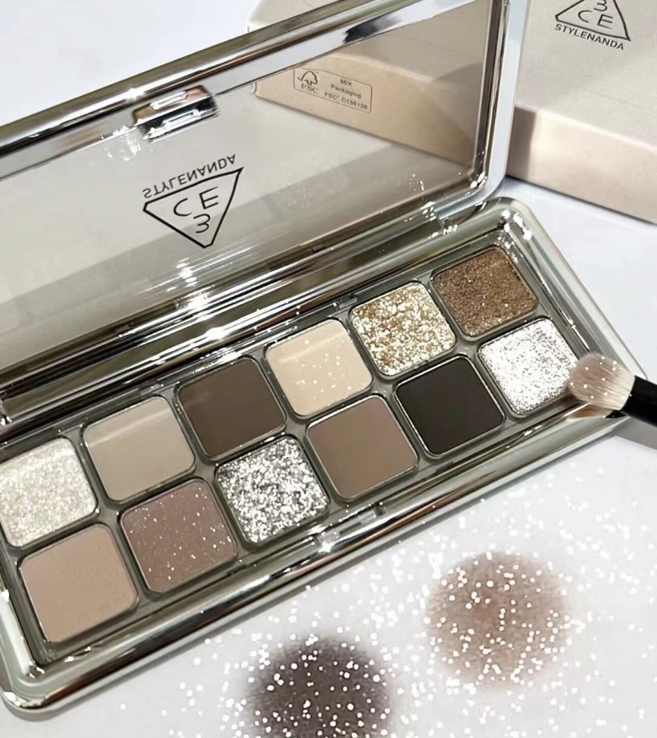 3CE三熹玉12色眼影盘日常淡妆一体多色系水泥盘灰调棕咖低饱和