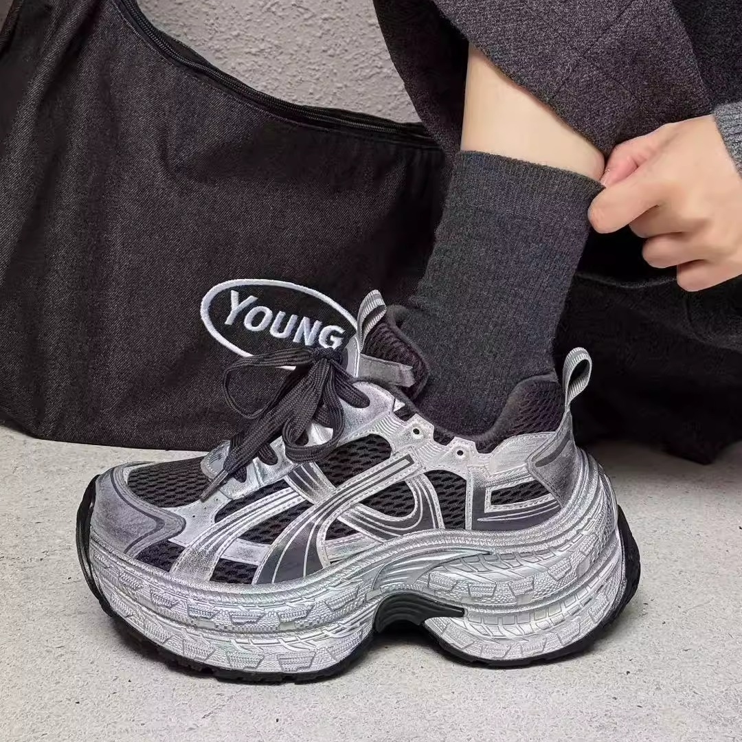 艾模儿加绒老爹鞋25冬款女鞋保暖时尚百搭韩版潮鞋圆头耐磨气质