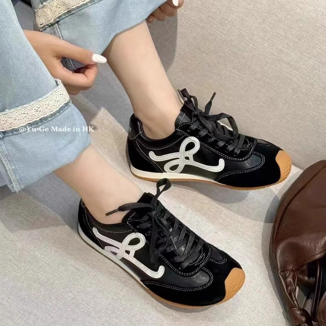 艾模儿 2025早秋新款丑芭蕾舞鞋歪头阿甘德训鞋爆款潮流炸街ins