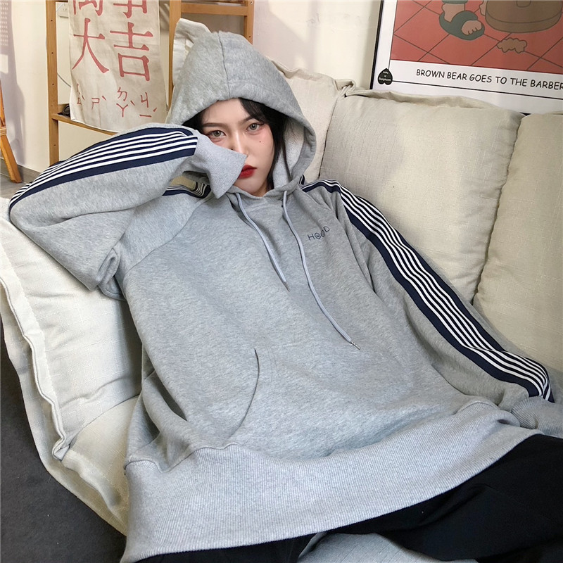 Live shot of David's 250g Plush thickened Hooded Sweater Top printed long sleeve loose coat for women