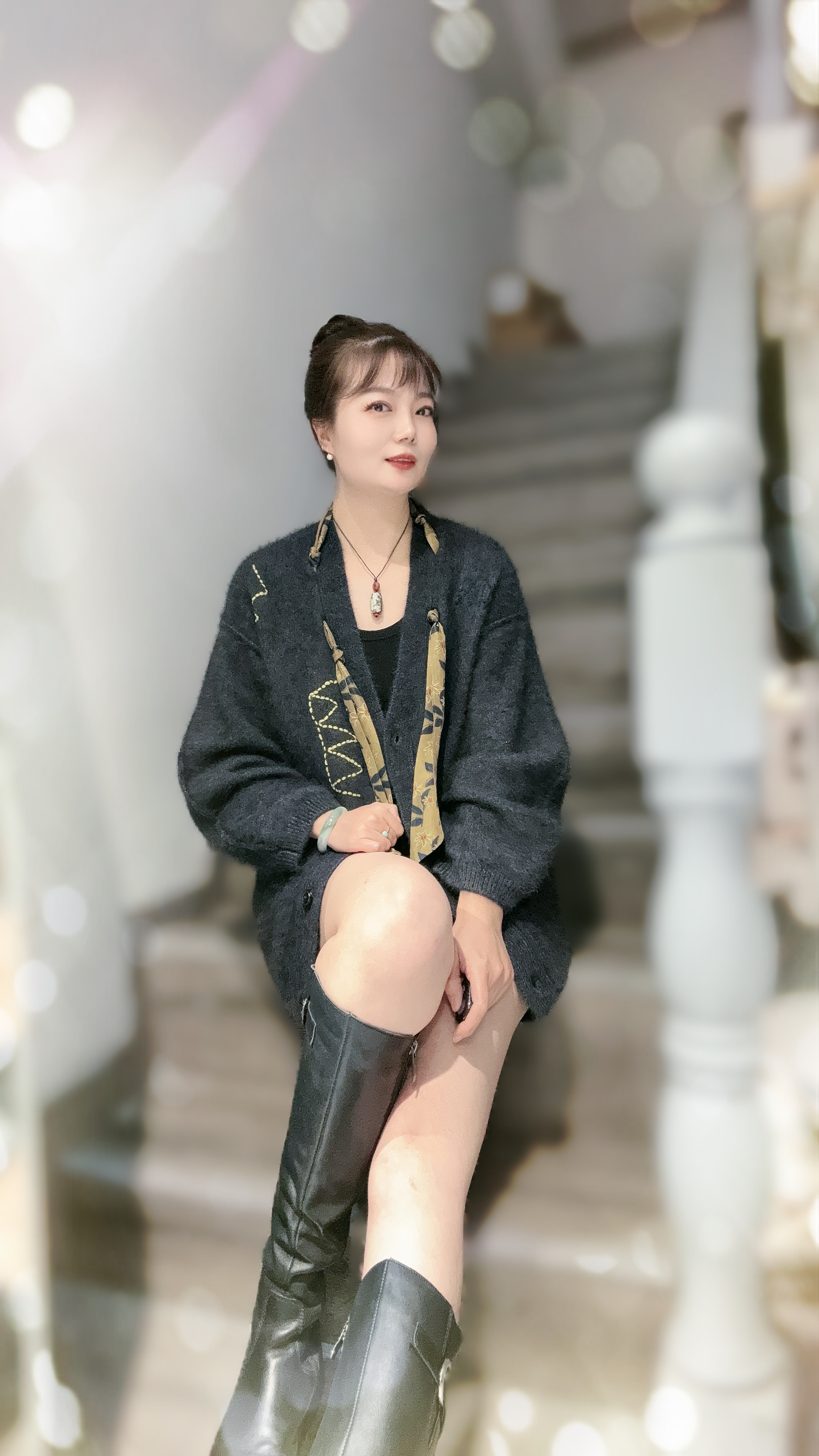 欧洲站冬新款时尚圆领单排扣配围巾拉绒浣熊绒显瘦高级毛衣