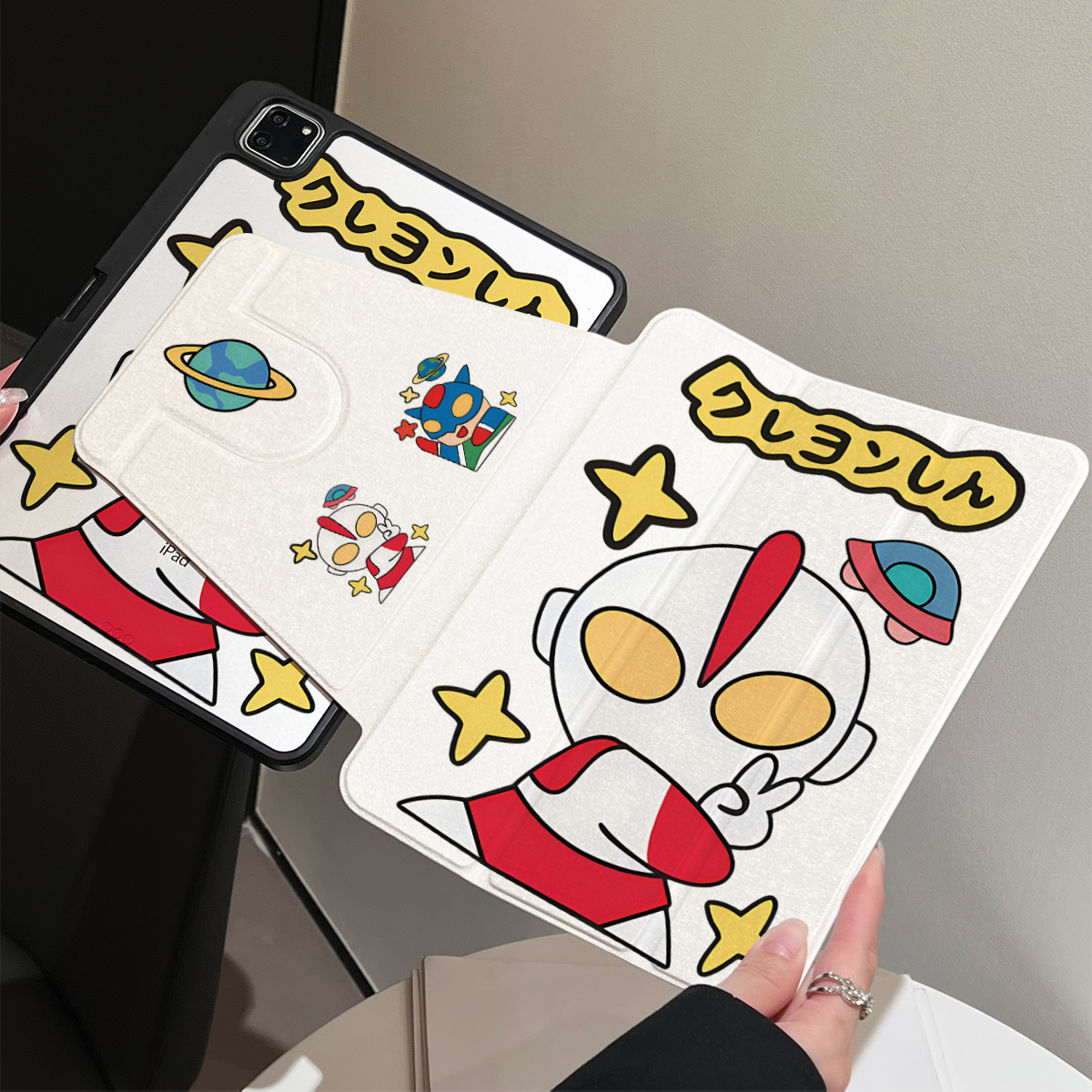 超创意【360旋转】适用ipad平板保护壳套三折咸蛋超人2024pro11带笔槽2021款10.2寸第十代10.9air6/5/4亚克力