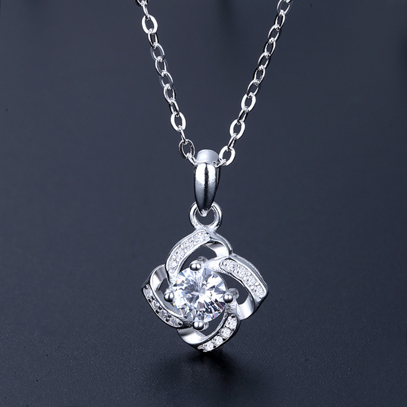 999纯银项链四叶草时尚吊坠银饰简约十字链锁骨链气质防过敏镶钻