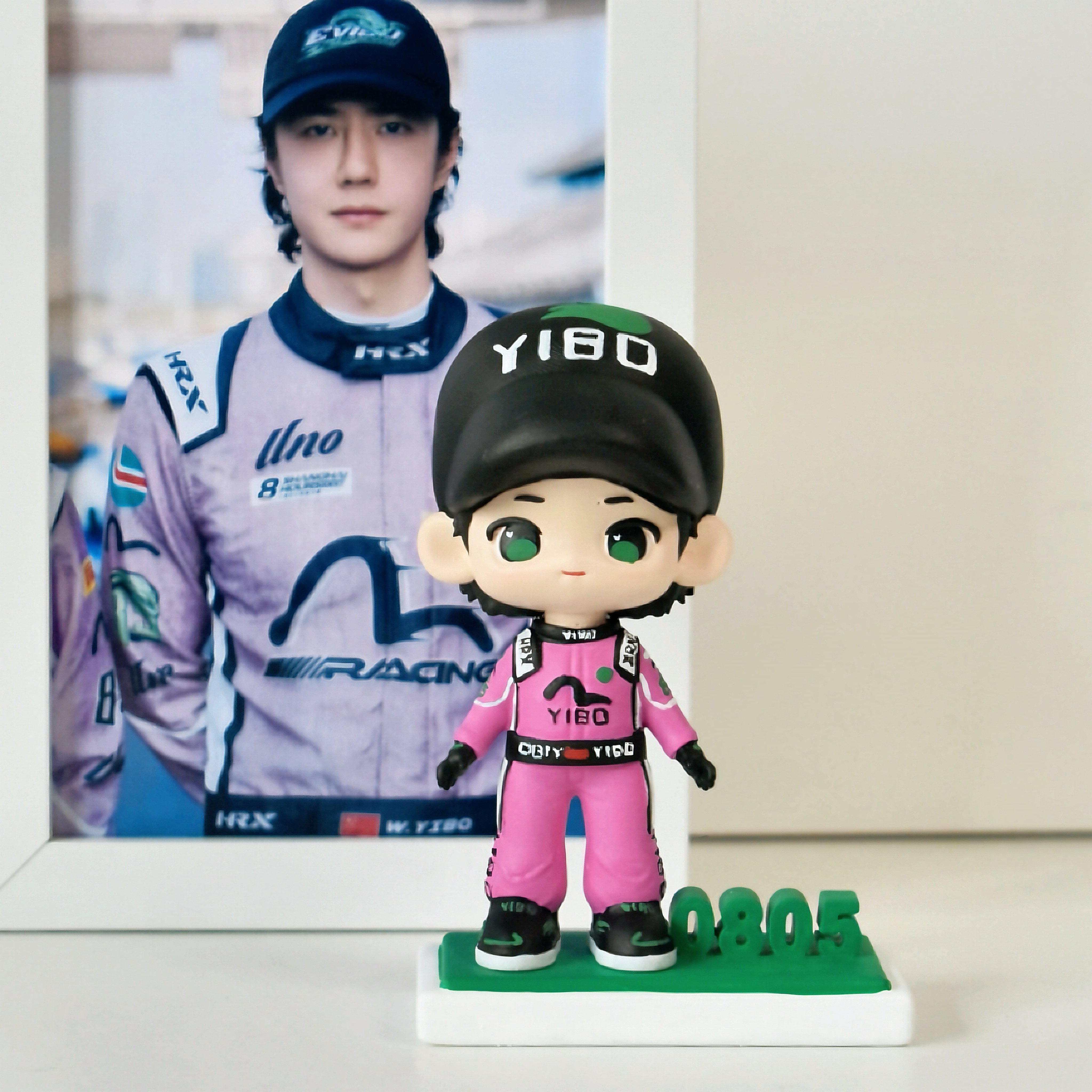 王一博赛车同款周边卡通手办玩偶