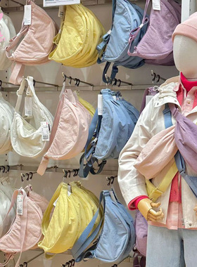 新款斜挎包学生时尚单肩包小众休闲大容量小挎包百搭饺子包腋下包