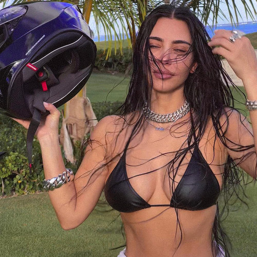 性感pu皮挂脖露背欧美街头