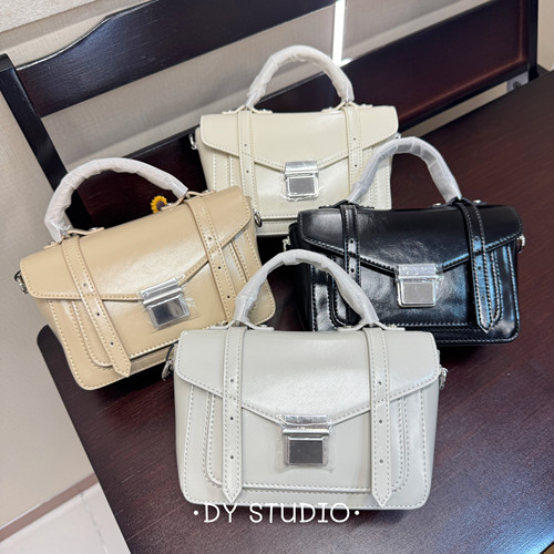 DY2025新款mini迷你版油蜡牛皮邮差包手提斜挎包