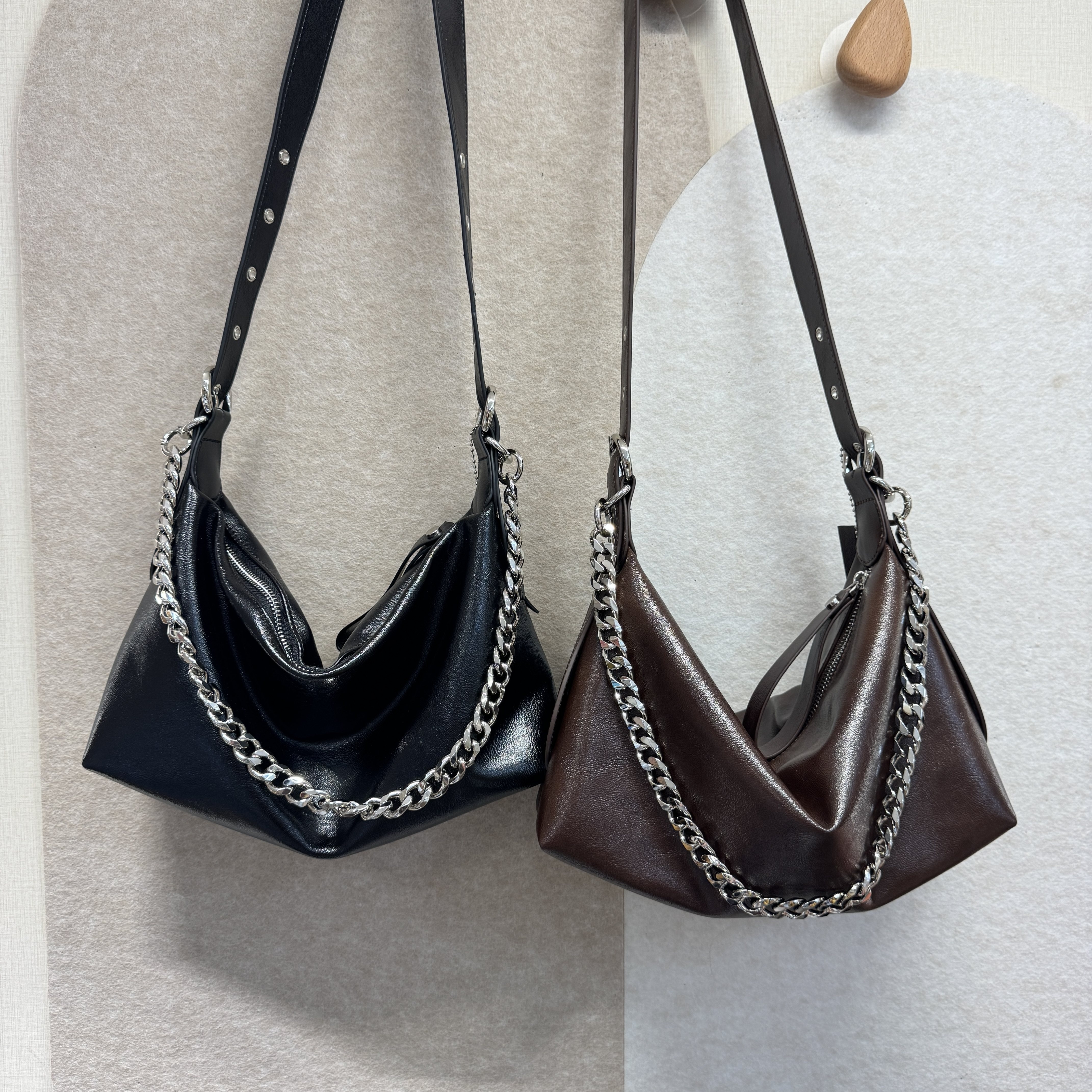 DY2025冬季新品软糯糯PU油蜡皮大容量百搭单肩斜挎女包链条女包