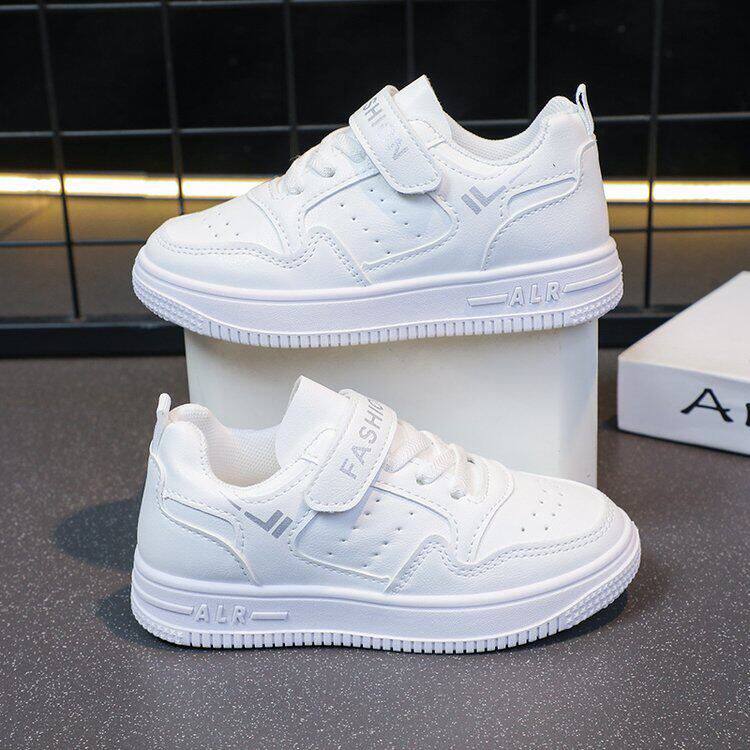 童鞋新款透气休闲男童跑步鞋六一透气平底儿童板鞋休闲女童小白鞋