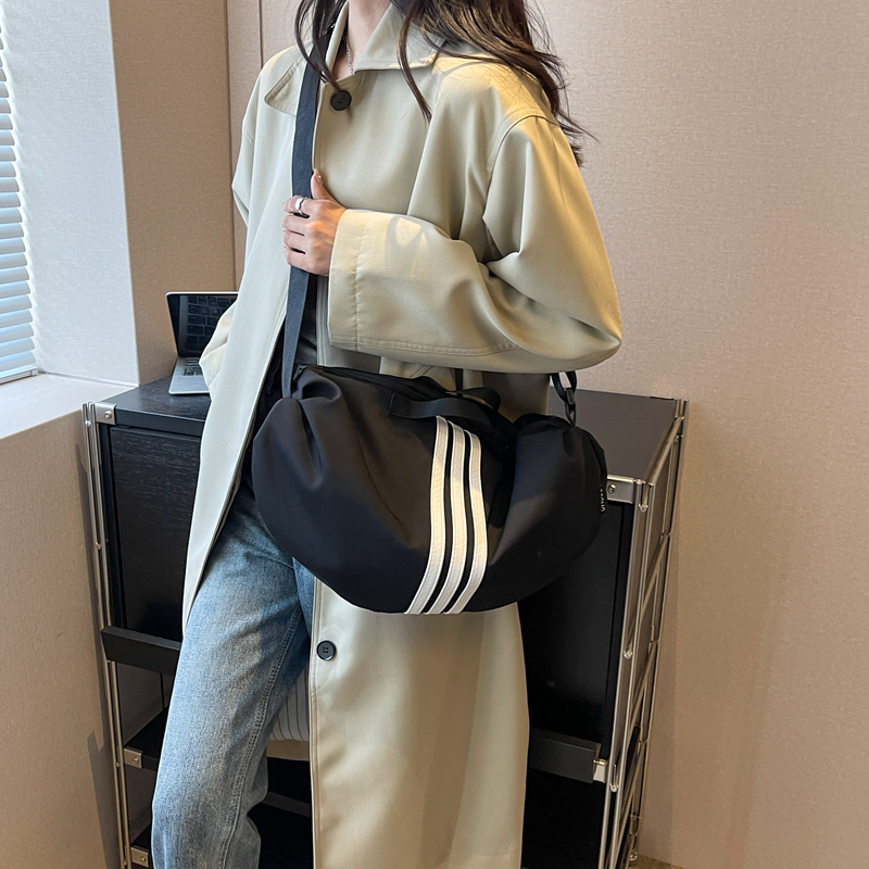 牛津布大容量饺子包女2023新款潮运动风休闲单肩斜挎包逛街旅行包