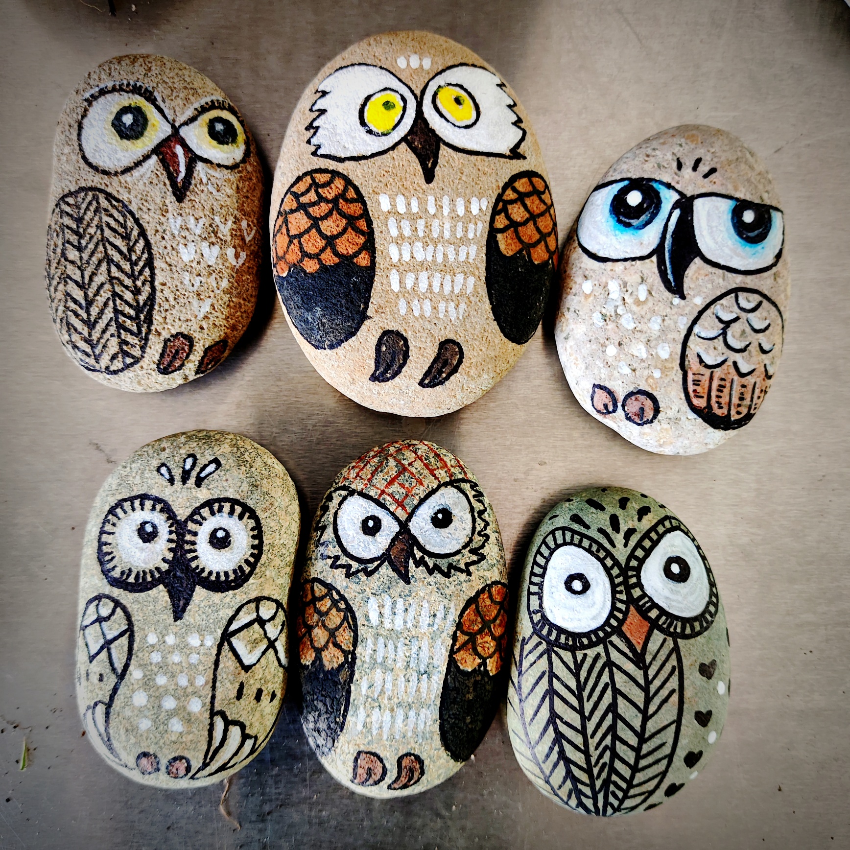 石头画猫头鹰手工制作鹅卵石画