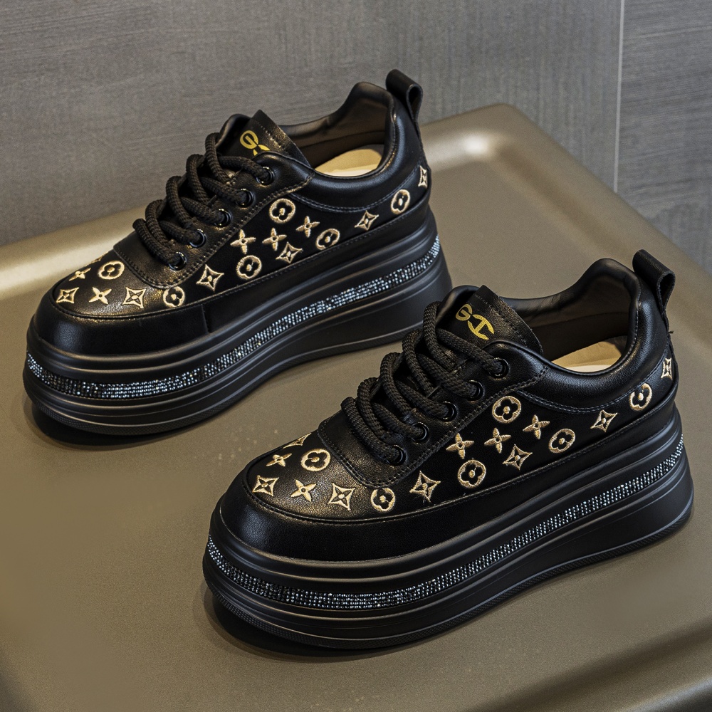 2025秋季新款厚底松糕小白鞋女