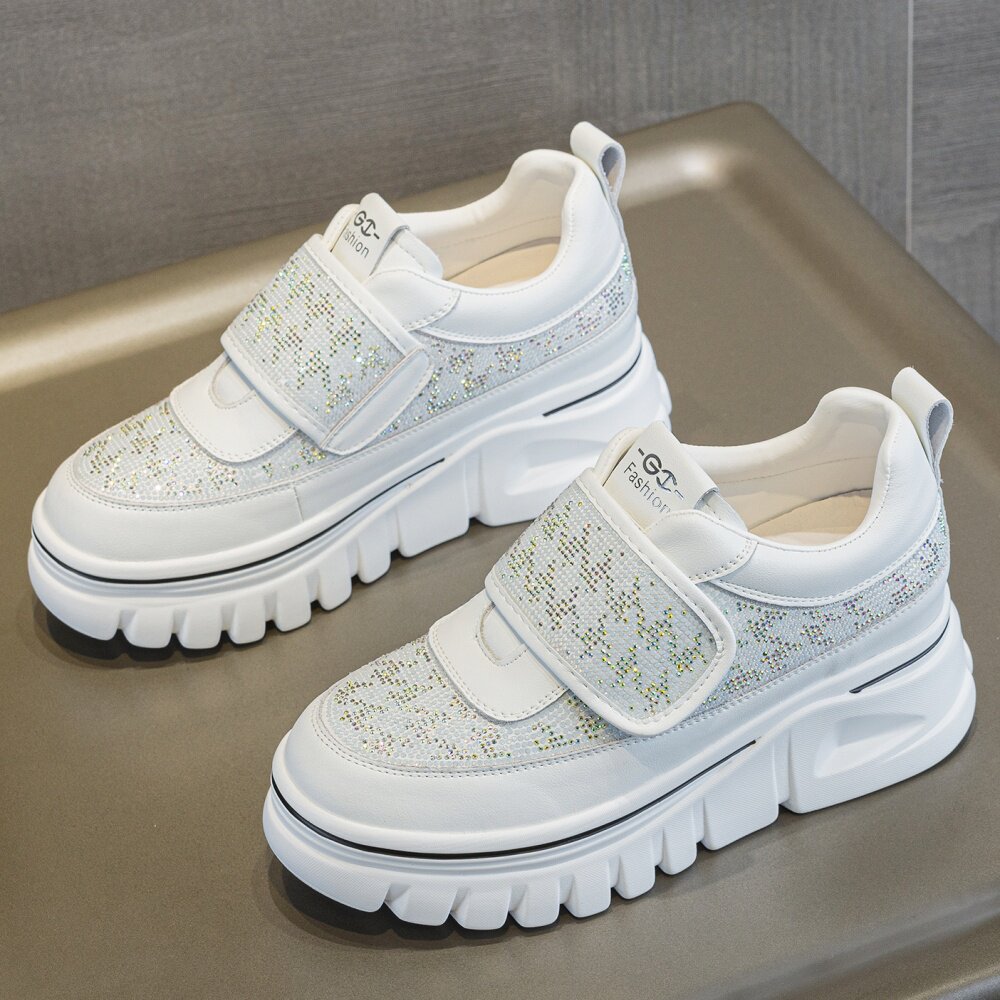 内增高小白鞋女2026新款春季水钻百搭时尚魔术贴休闲厚底松糕单鞋