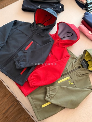 儿童加绒软壳冲锋衣外套25秋冬男女大童户外保暖防风连帽夹克上衣