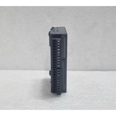 Schneider Electric TM3DQ16R Modicon discrete output module