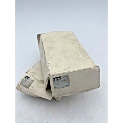 2pc x PARKER HANNIFIN SUBBASE SIDE PORT 1/4'BSP PJL1-1/4-70