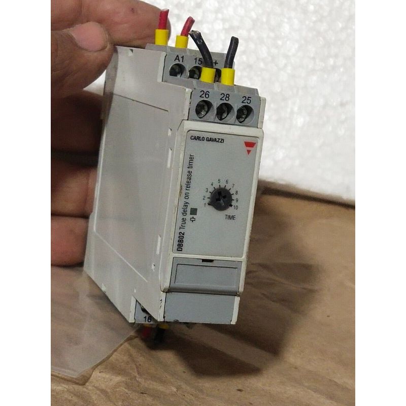 Carlo Gavazzi DBB02DM24 真延迟释放定时器发射器控制器