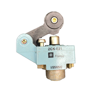 2pc x TELEMECANIQUE ZCKE21 INTERRUPTEUR DE POSITION