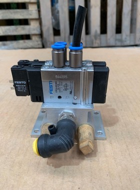 FESTO 2 x Solenoid valve CPE14-M1BH-5L-1/8 196941... see pho