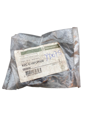 TELEMECANIQUE XZCC18FCP40B CONNECTEUR FEMELLE COUDE M18 4 CO