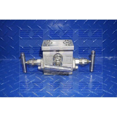 Whitey SWAGELOK Manifold SS-M3PDF8-FL 3 气门 Manifold 全新