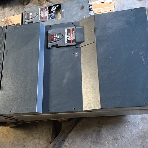 VFAS1-4200KPC-WN1 东芝变频器 200KW 380V三相议价维修