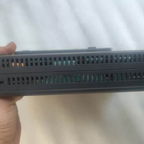 VT2-8TB 工业工控触控显示屏 24V DC触摸屏议价维修