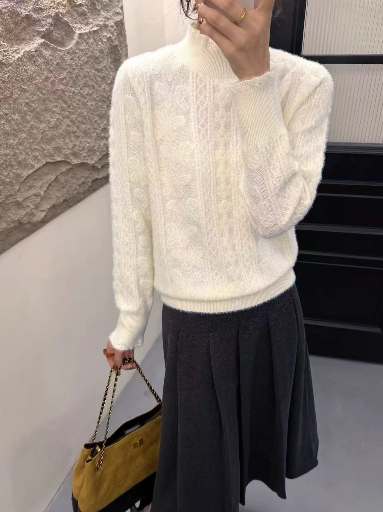 温柔风立领百搭半高领长袖针织套头女宽松显瘦打底黄金貂毛衣上衣
