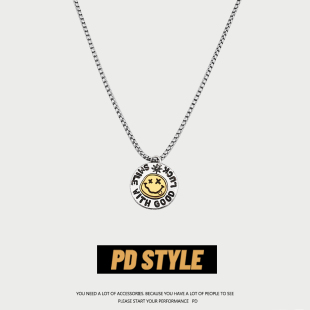 吊坠女 嘻哈潮牌个性 PDSTYLE 复古做旧幸运字母笑脸圆牌项链男生款