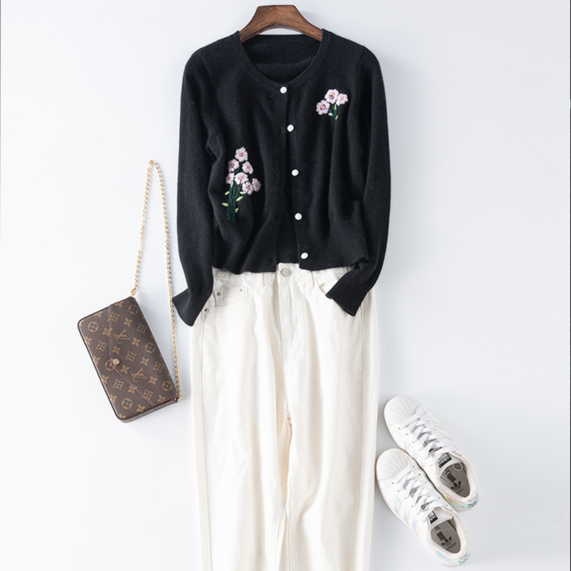 秋冬新品纯手工绣花小开衫毛衣