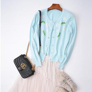 羊绒开衫 女式 纯手工绣花浅蓝色圆领高腰小外套毛衣 新款 春秋冬季