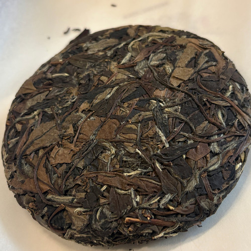 王氏传统手工福鼎老白茶小茶饼