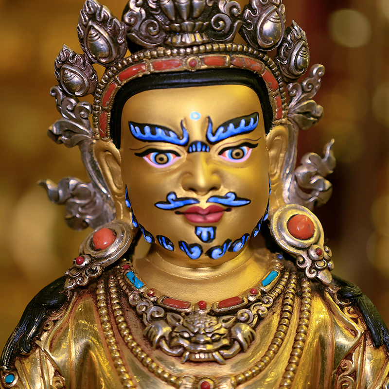 尼泊尔手工黄财神佛像紫铜全鎏金藏式居家供奉黄财神佛像摆件23cm